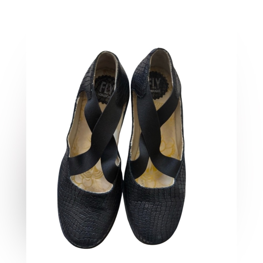 Fly London Black Leather Wedges - Snake Embossed Detail - Like New! Size 38/7.5